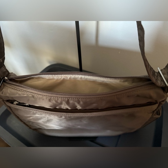 LUG Quilted Shoulder Bag/Crossbody RFID - Picture 7 of 7